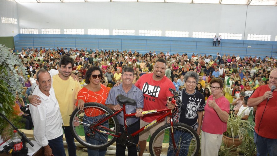 PREFEITURA DE GUAÇUÍ REALIZA FESTA PARA SERVIDORES MUNICIPAIS
