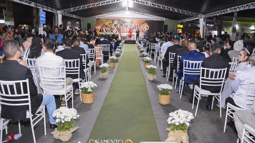 CASAMENTO COMUNITÁRIO OFICIALIZA UNIÃO DE 44 CASAIS DE GUAÇUÍ