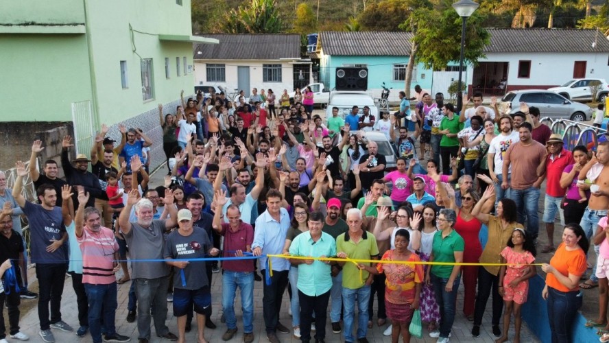 PREFEITURA DE GUAÇUÍ INAUGURA OBRAS DE PAVIMENTAÇÃO NO LOTEAMENTO SEBASTIÃO DIAS FERREIRA EM SÃO PEDRO DE RATES