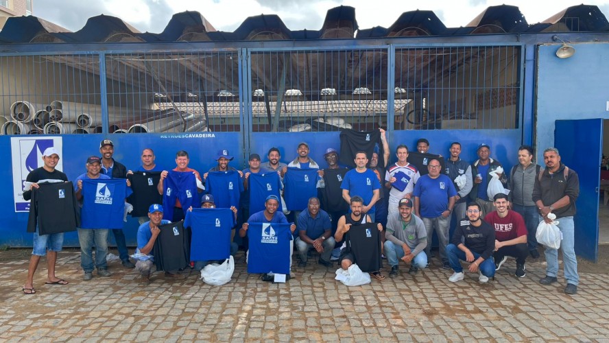 PREFEITURA DE GUAÇUÍ REALIZA ENTREGA DE UNIFORMES PARA SERVIDORES DO SAAE