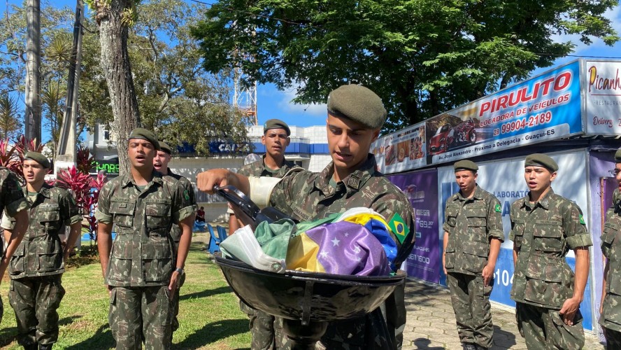 TIRO DE GUERRA DE GUAÇUÍ CELEBRA O DIA DA BANDEIRA COM SOLENIDADE CÍVICA