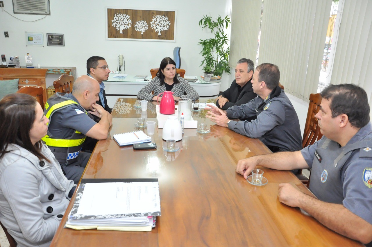 Vera Costa recebe comandante da PM e chefe da Civil