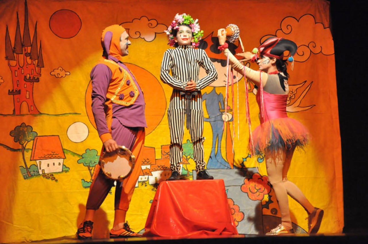 Festival atrai público nas ruas e no Teatro de Guaçuí