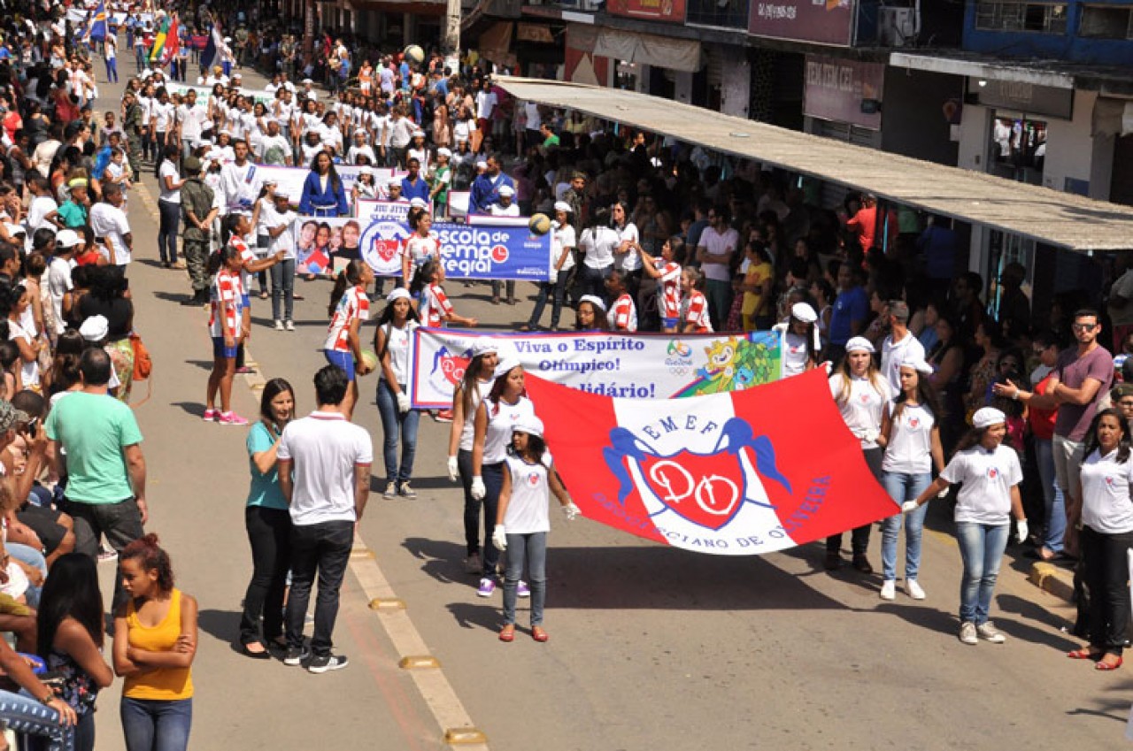 Guaçuí realiza desfile cívico escolar no Dia da Independência