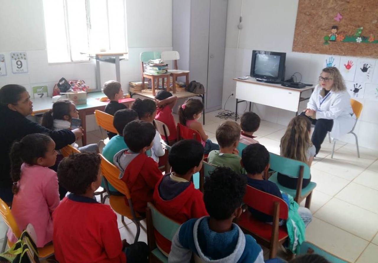 Saúde Bucal realiza palestras nas escolas de Guaçuí