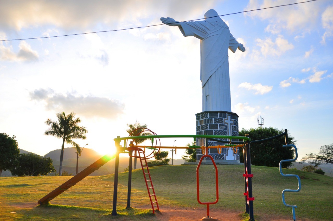 Monumento ao Cristo Redentor já está com pintura nova Monumento ao Cristo Redentor já está com pintura nova