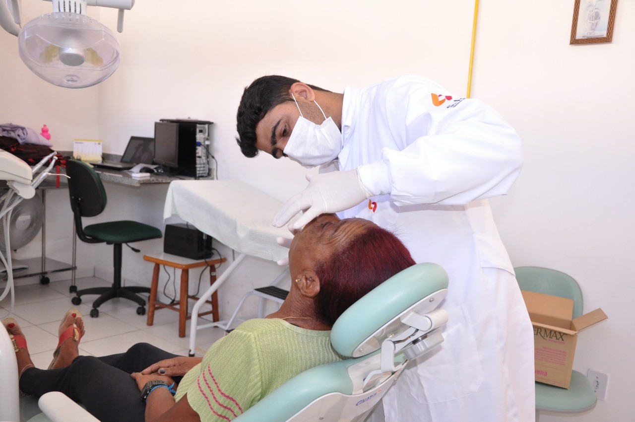 Guaçuí volta a realizar serviços de próteses dentárias