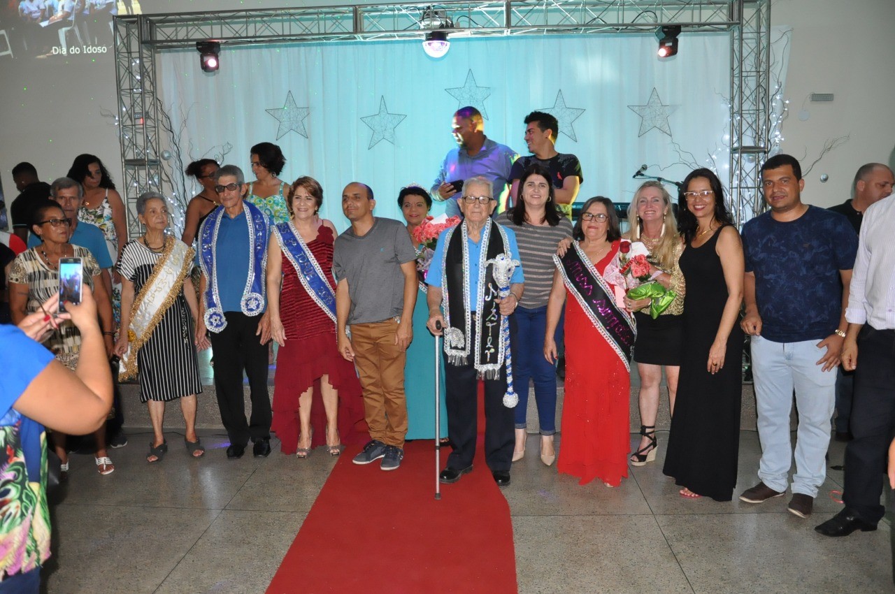 Festa de confraternização marca final do ano da Terceira Idade Festa de confraternização marca final do ano da Terceira Idade