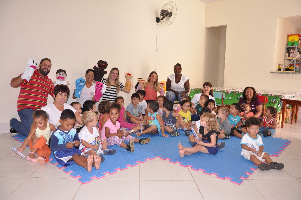 Iniciadas ações do projeto Saúde Bucal nas Escolas deste ano Iniciadas ações do projeto Saúde Bucal nas Escolas deste ano