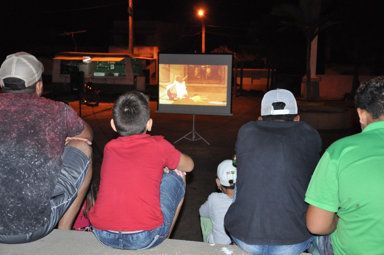 Guaçuí inicia projeto Cinema Itinerante que vai percorrer o município