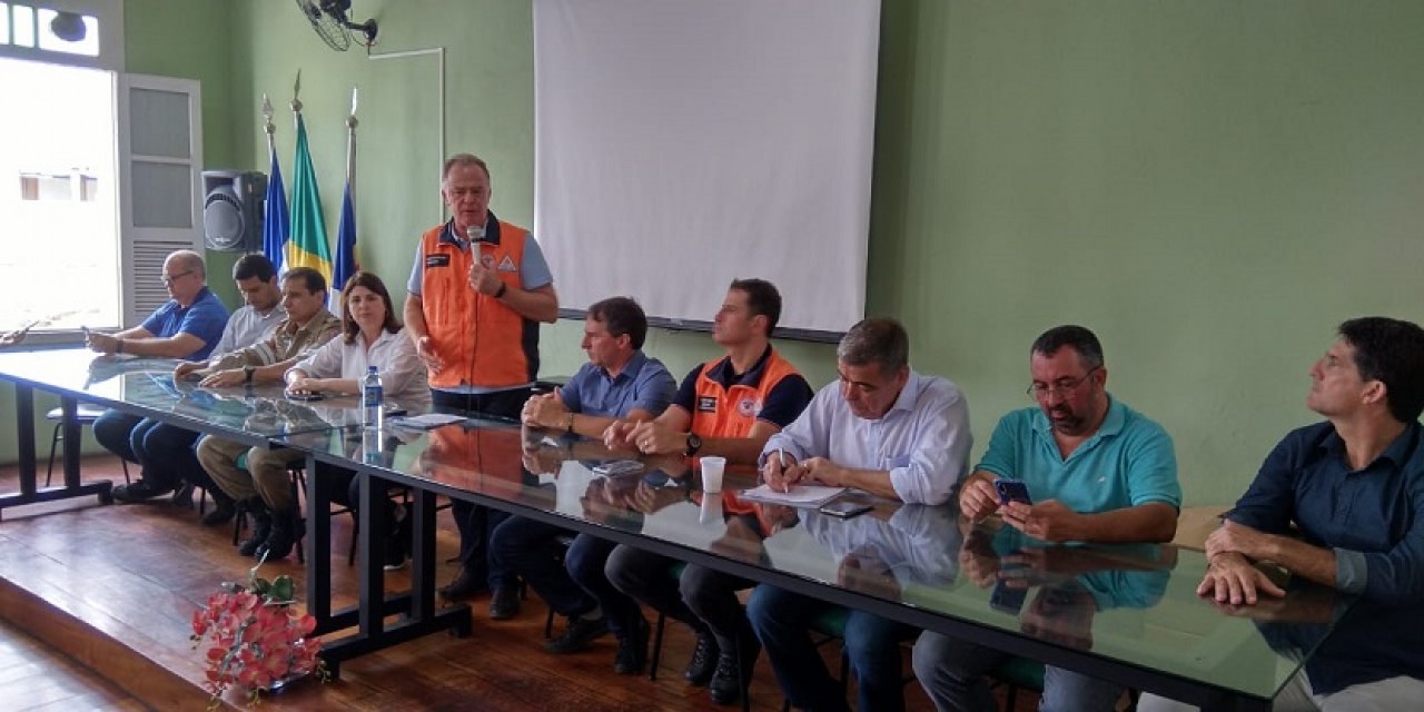 Governador e prefeitos se reúnem em Guaçuí para alinhar ações depois de enchentes