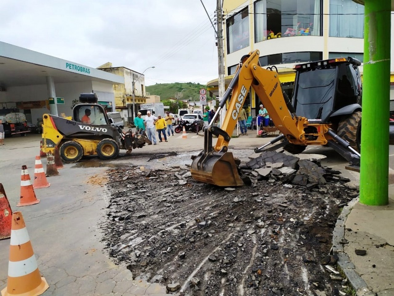 Iniciada operação tapa-buracos em ruas e avenidas de Guaçuí
