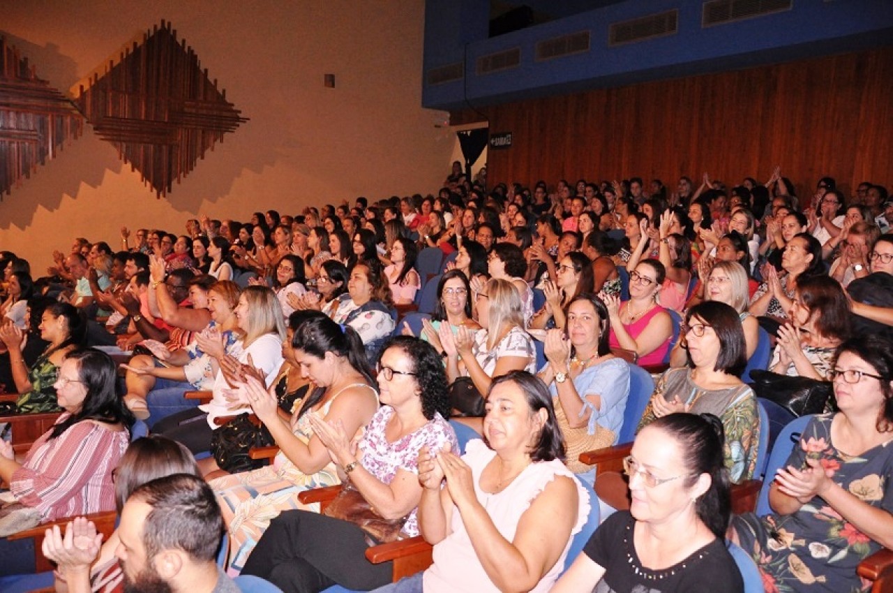 Encontro de educadores da rede municipal marca volta das atividades em Guaçuí