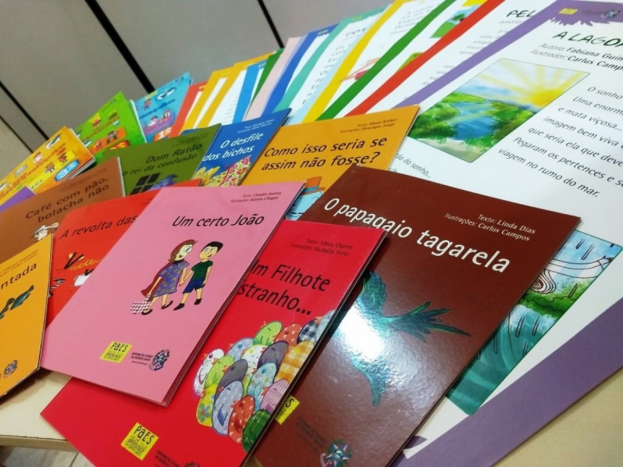 Educação realiza entrega de materiais do PAES às escolas municipais de Guaçuí