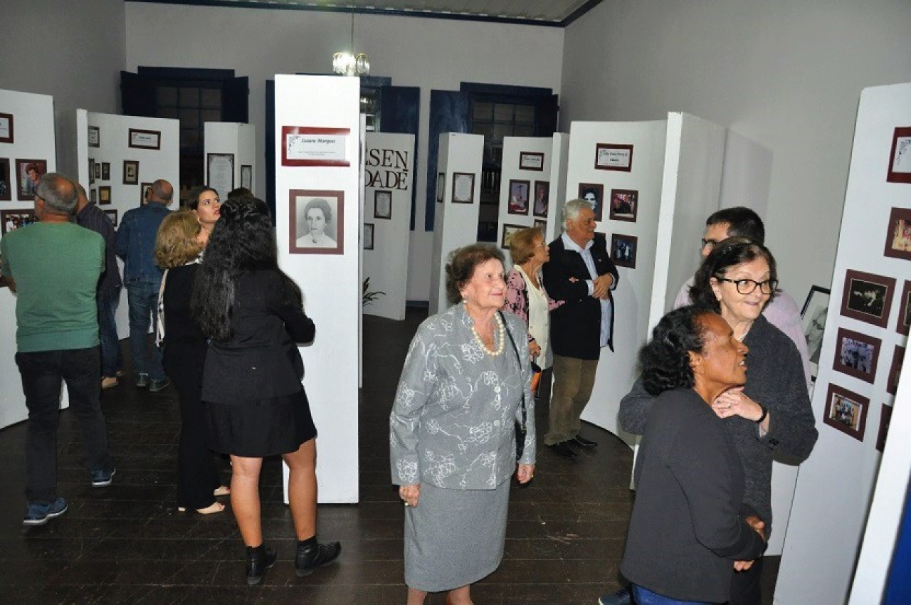 Guaçuí abre exposição fotográfica sobre mulheres que se destacaram na história