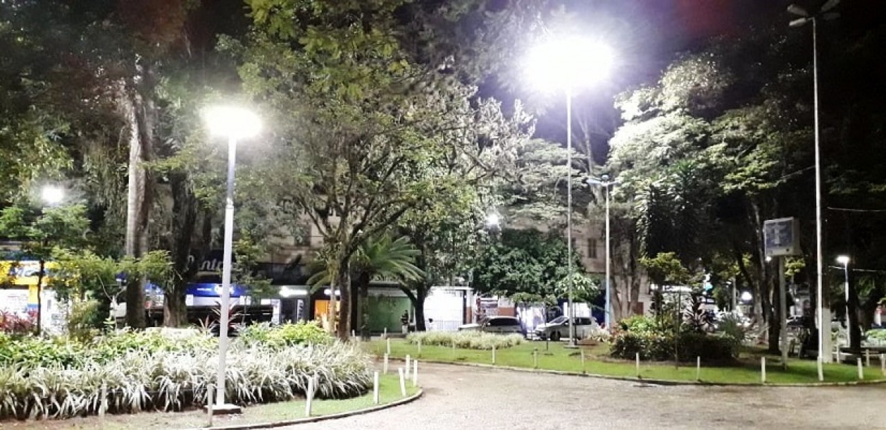 Praça João Acacinho em Guaçuí mais iluminada e bonita