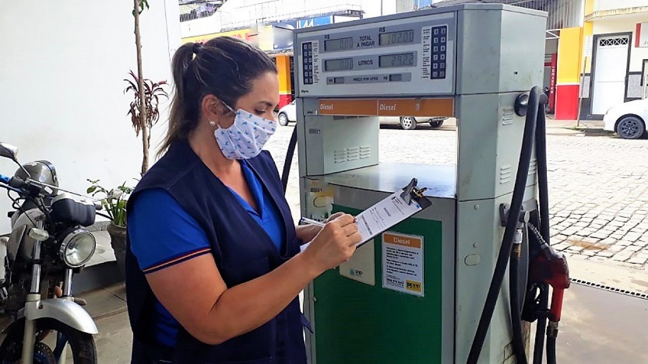Procon de Guaçuí realiza fiscalização em postos de combustíveis