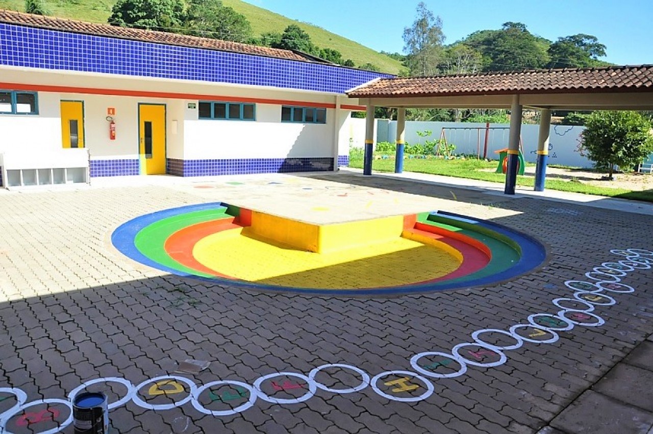 Educação realiza pintura e reparos nas creches e escolas de Guaçuí
