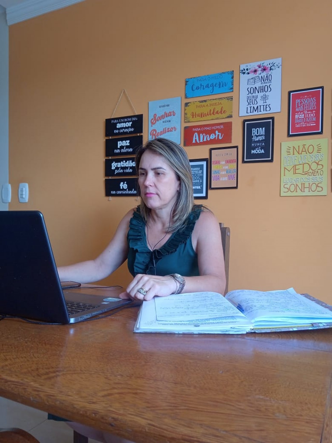 Secretária de Educação participa de reunião da Amunes sobre o retorno às aulas Secretária de Educação participa de reunião da Amunes sobre o retorno às aulas