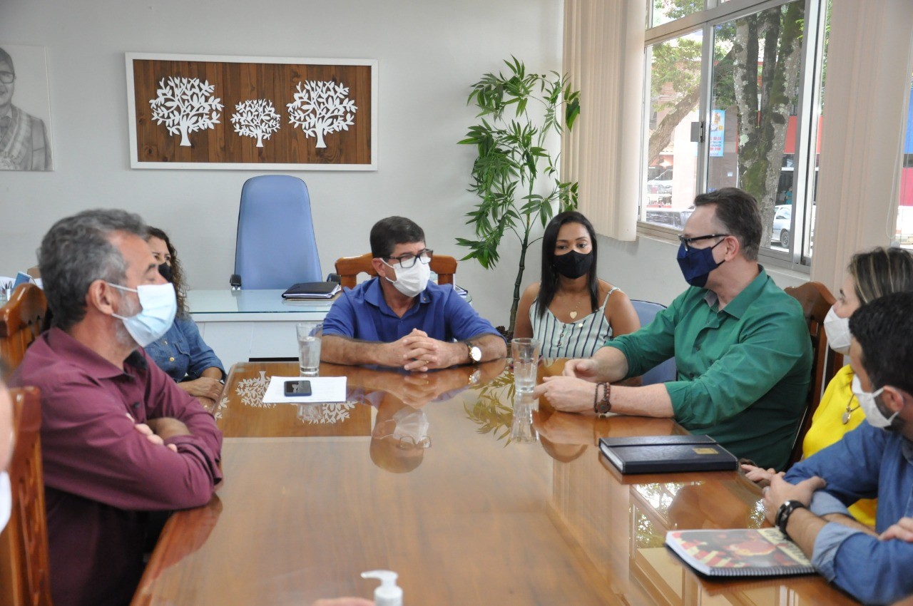 Executivo de Guaçuí recebe visita do deputado estadual Sérgio Majeski