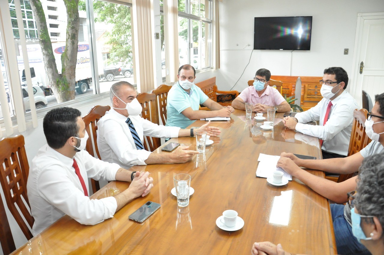 Equipe do Hospital Evangélico visita Guaçuí para planejamento da expansão de serviços de Oncologia na região