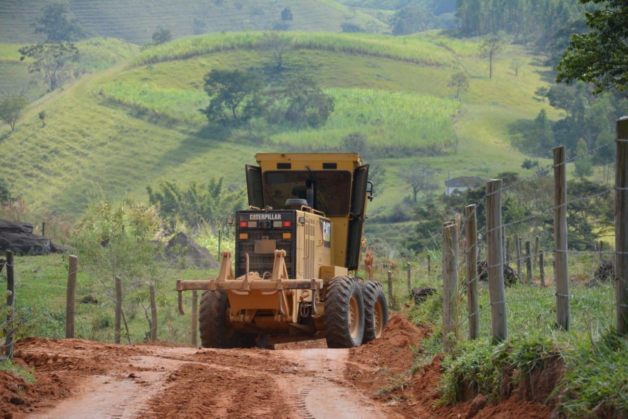 Agricultura entrega 19 quilômetros de serviços nas localidades de Areia Branca e Santa Catarina