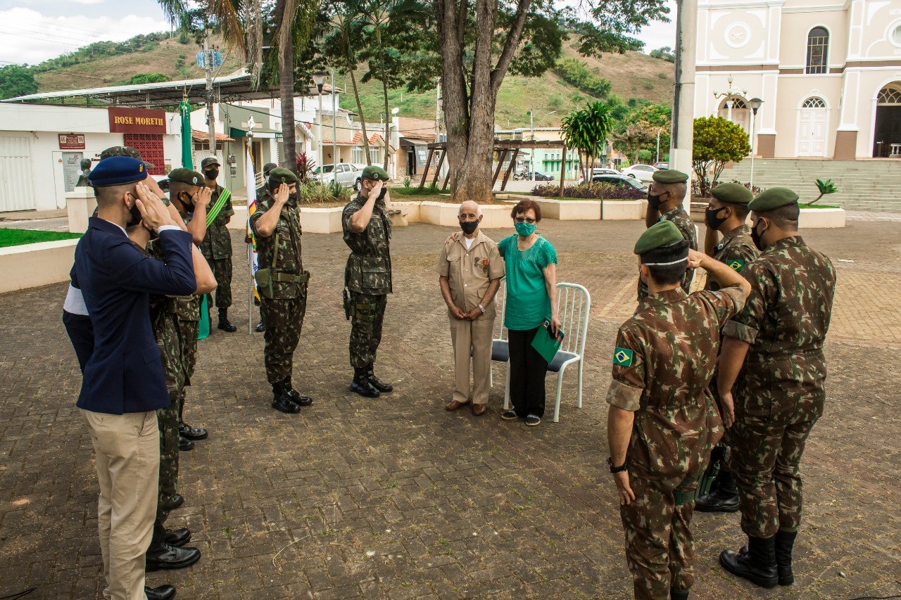 Exército Brasileiro faz homenagem ao veterano de guerra, soldado Agostinho, morador de Guaçuí