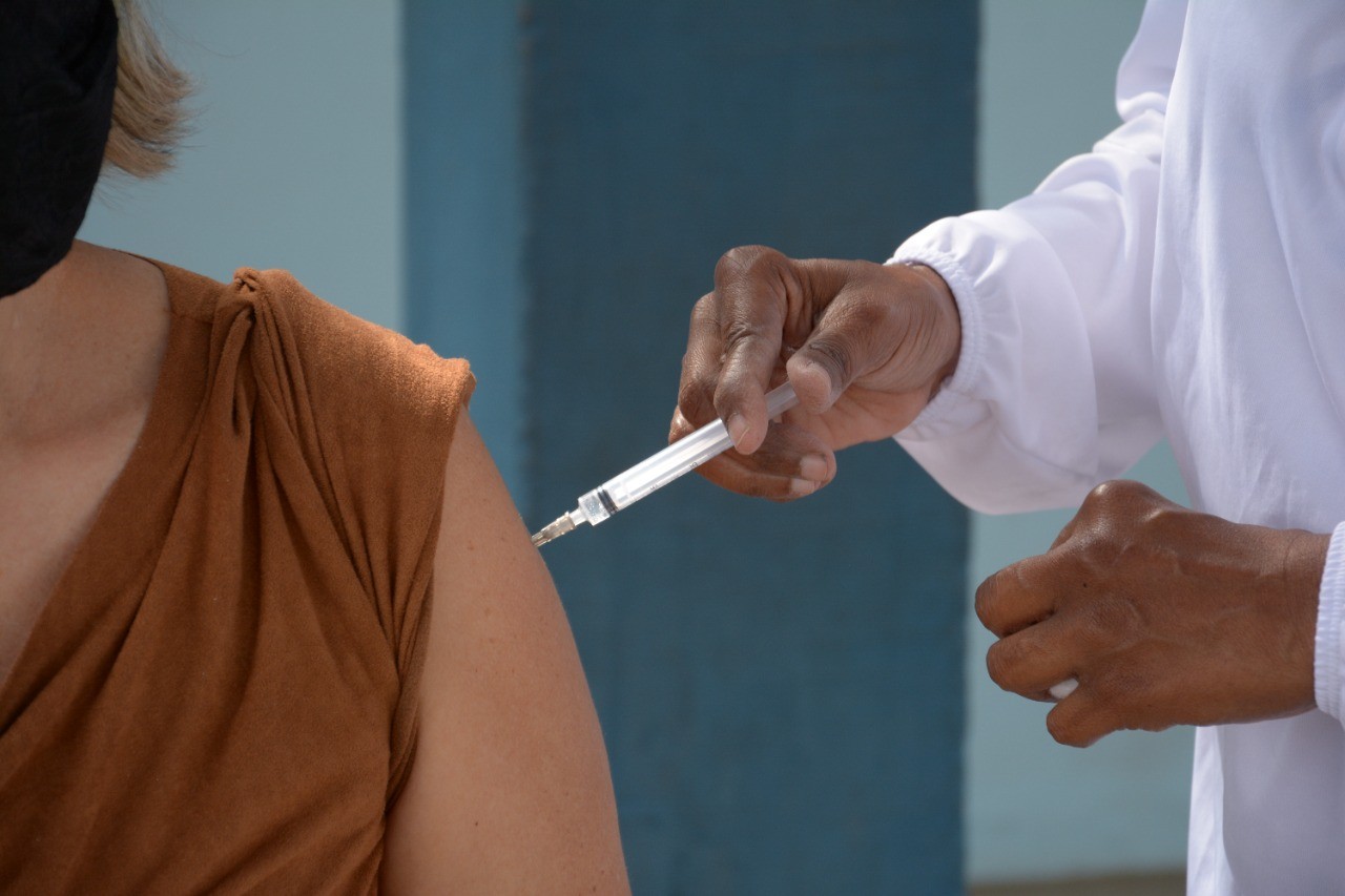 Número de vacinados é atualizado e doses retidas pelo Estado serão enviadas para Guaçuí