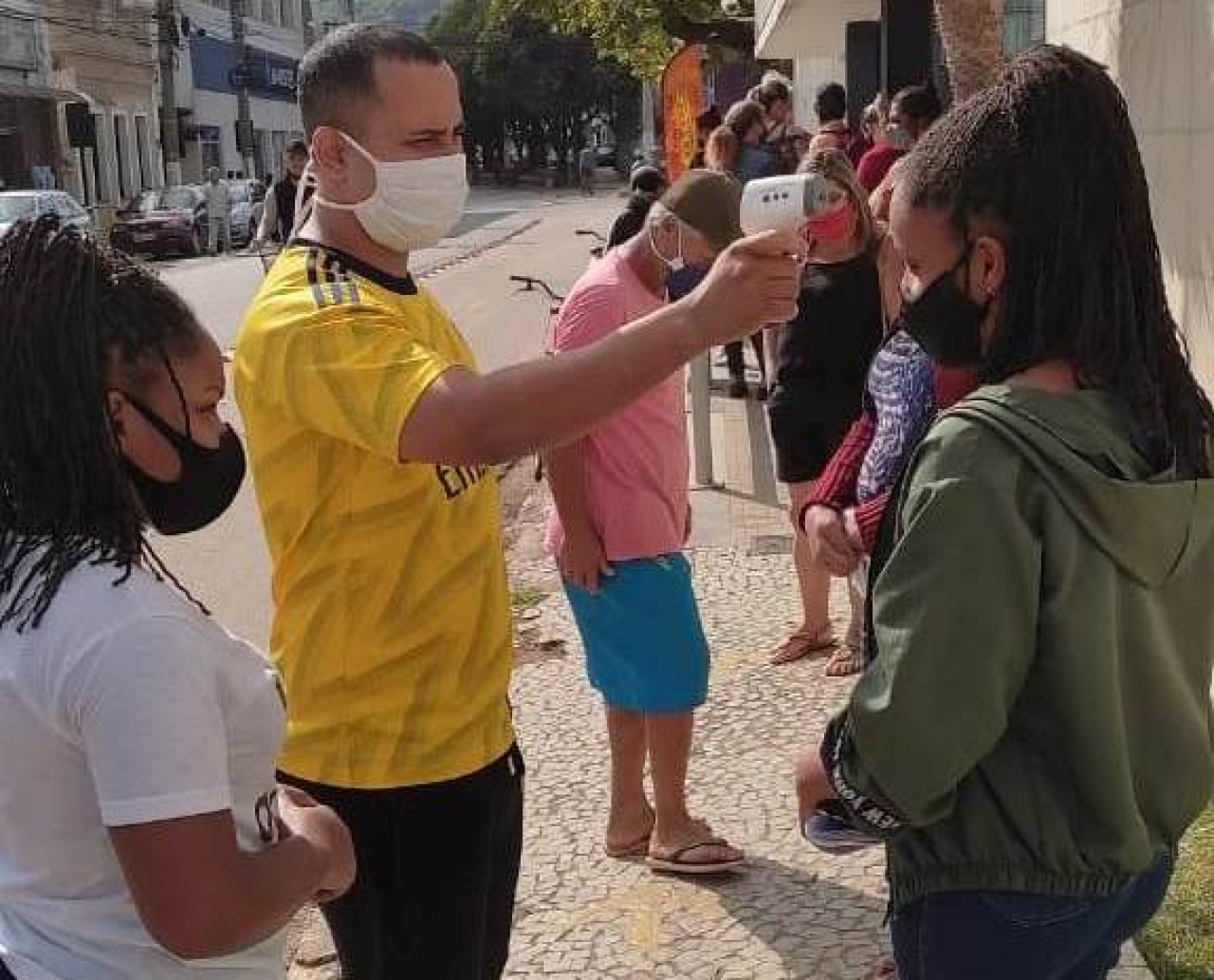 Covid-19: Ações de conscientização são intensificadas nas ruas de Guaçuí