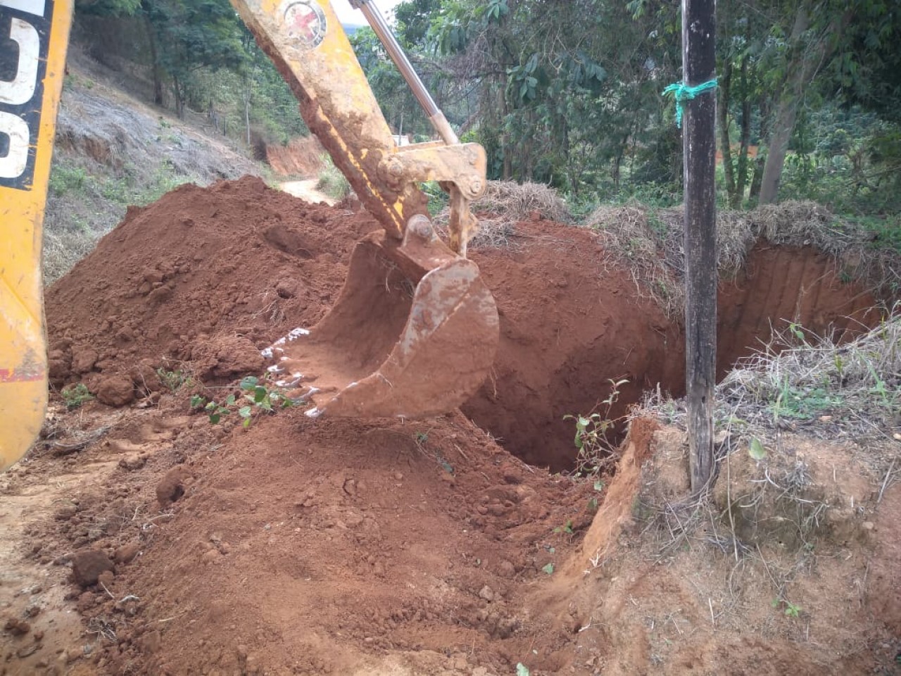Limpeza de caixas secas na estrada principal da região Boa Vista em São Pedro de Rates Limpeza de caixas secas na estrada principal da região Boa Vista em São Pedro de Rates