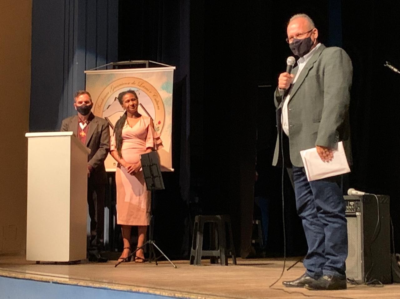 Academia Guaçuiense de Letras realiza cerimônia para lançamento de livro Academia Guaçuiense de Letras realiza cerimônia para lançamento de livro