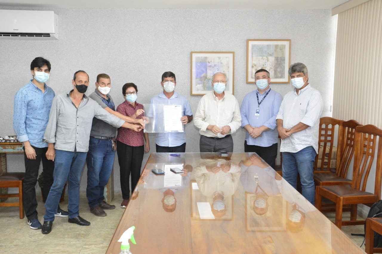 Prefeitura de Guaçuí assina termo de implantação do Programa Cidade Empreendedora Prefeitura de Guaçuí assina termo de implantação do Programa Cidade Empreendedora
