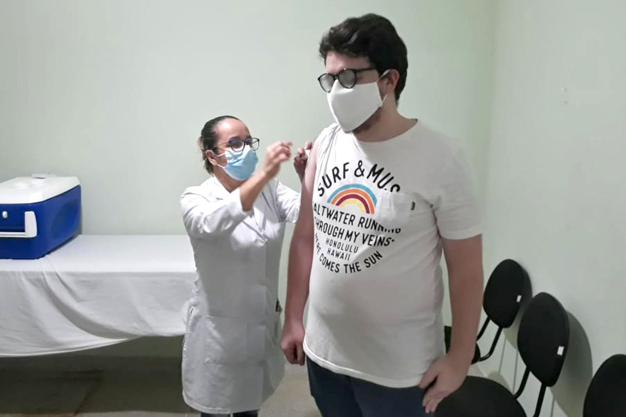 SALA DE VACINAÇÃO ESTÁ FUNCIONANDO EM HORÁRIO ESTENDIDO SALA DE VACINAÇÃO ESTÁ FUNCIONANDO EM HORÁRIO ESTENDIDO