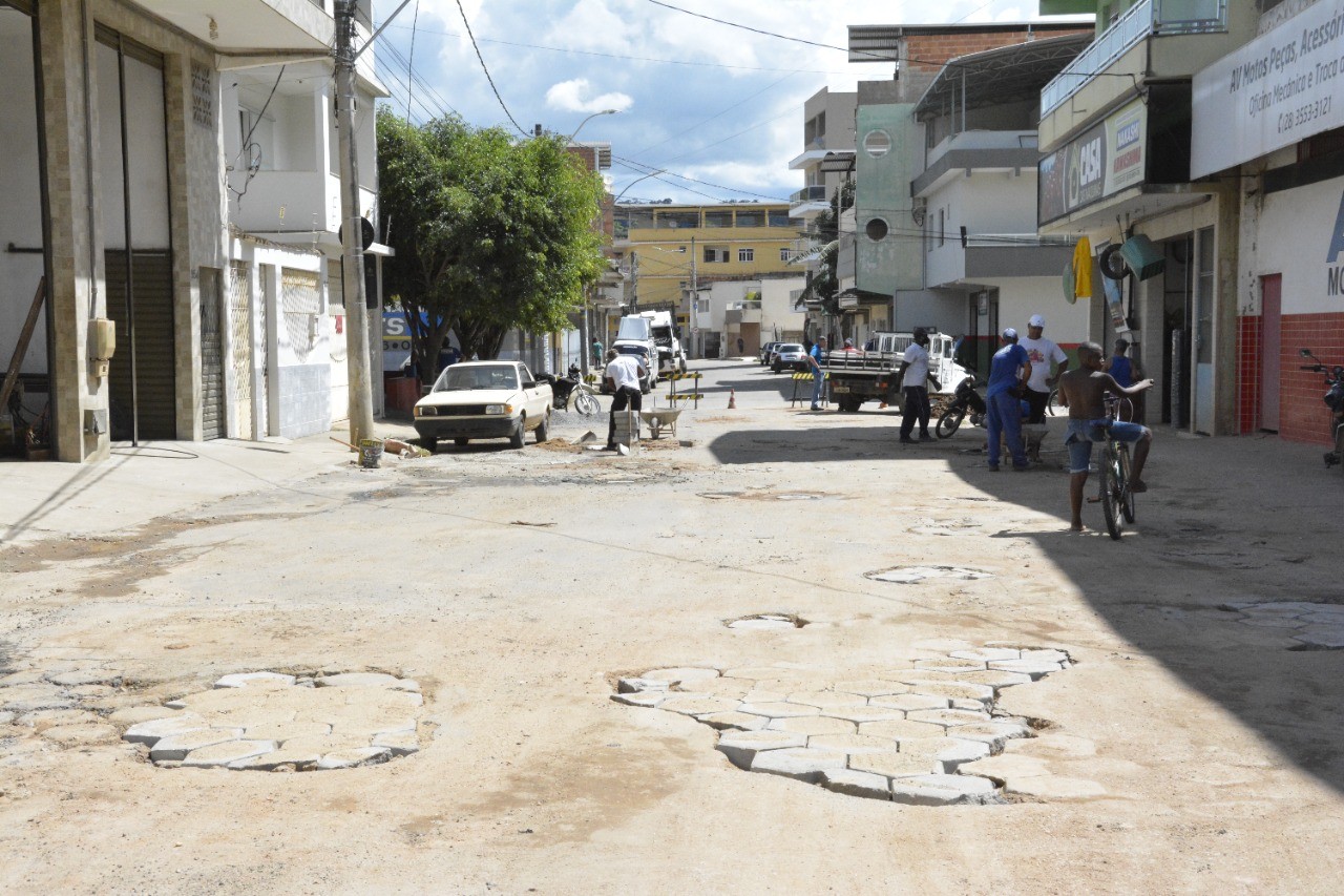 SECRETARIA DE OBRAS ELABORA PROJETO DE NOVA PAVIMENTAÇÃO PARA AVENIDA JOSÉ MORAES MOULIN SECRETARIA DE OBRAS ELABORA PROJETO DE NOVA PAVIMENTAÇÃO PARA AVENIDA JOSÉ MORAES MOULIN