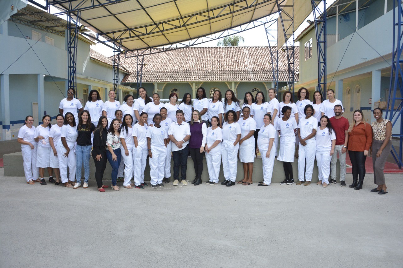 SECRETARIA DE EDUCAÇÃO PROMOVE O DIA D DA MERENDEIRA SECRETARIA DE EDUCAÇÃO PROMOVE O DIA D DA MERENDEIRA