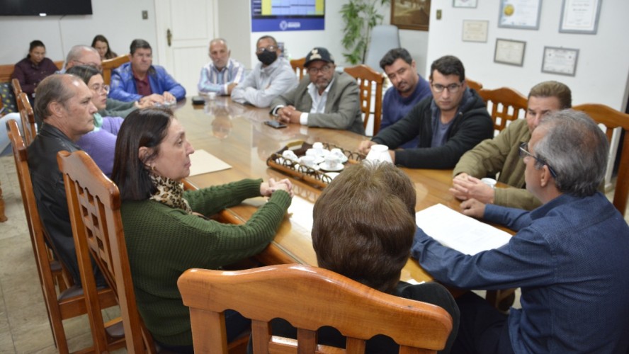 GUAÇUÍ É CONTEMPLADA COM INVESTIMENTOS EM INFRAESTRUTURA RURAL GUAÇUÍ É CONTEMPLADA COM INVESTIMENTOS EM INFRAESTRUTURA RURAL