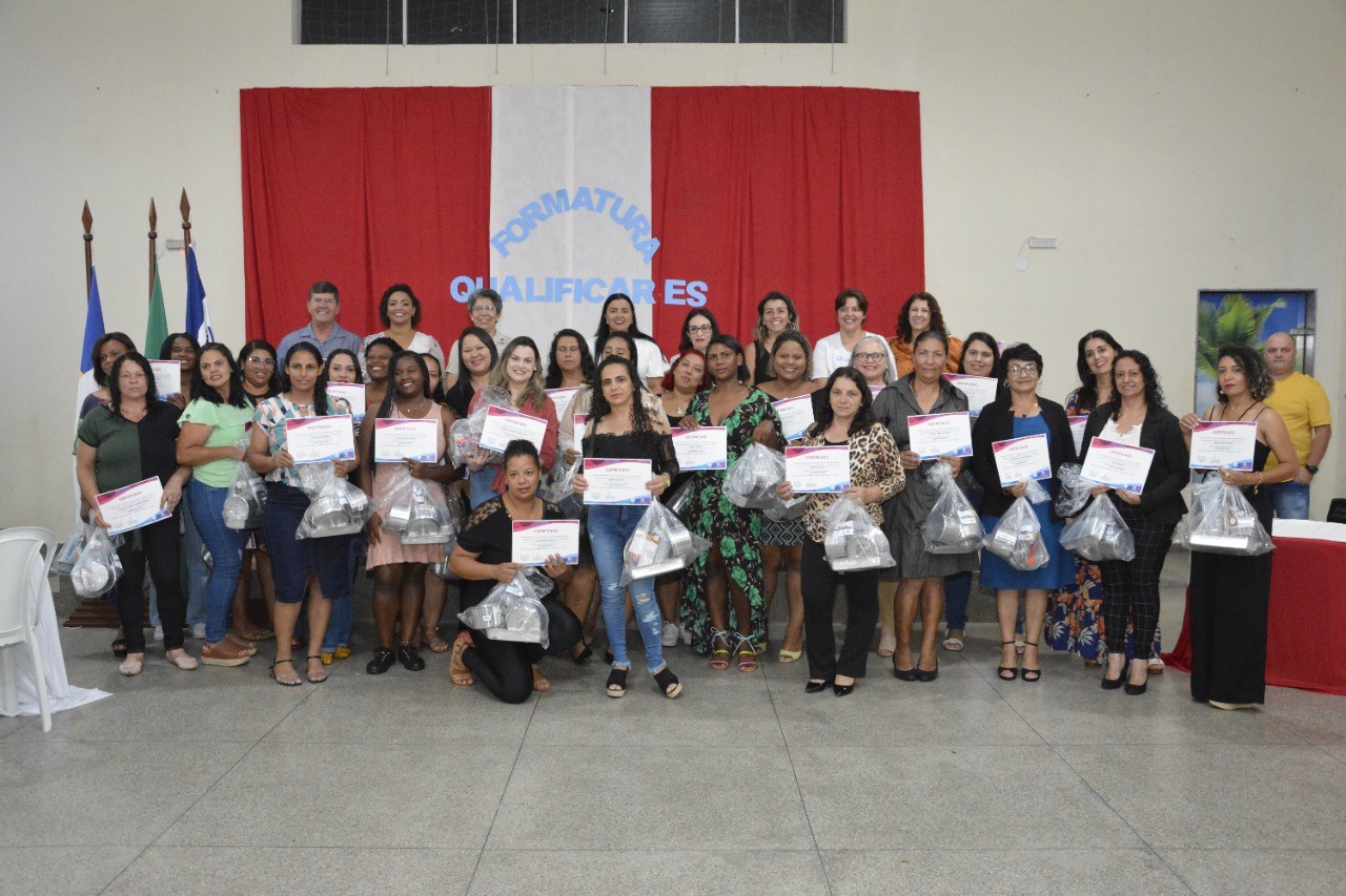 PREFEITURA DE GUAÇUÍ REALIZA FORMATURA DA SEGUNDA TURMA DE CURSOS PRESENCIAIS DO QUALIFICAR EM GUAÇUÍ PREFEITURA DE GUAÇUÍ REALIZA FORMATURA DA SEGUNDA TURMA DE CURSOS PRESENCIAIS DO QUALIFICAR EM GUAÇUÍ