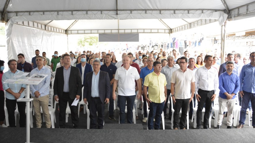 GUAÇUÍ É CONTEMPLADA COM INVESTIMENTOS EM INFRAESTRUTURA RURAL GUAÇUÍ É CONTEMPLADA COM INVESTIMENTOS EM INFRAESTRUTURA RURAL