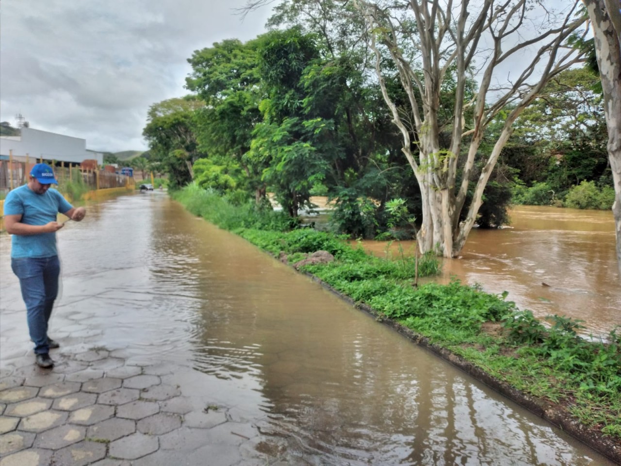 PREFEITURA REALIZA LEVANTAMENTO DE DANOS CAUSADOS PELAS CHUVAS EM GUAÇUÍ PREFEITURA REALIZA LEVANTAMENTO DE DANOS CAUSADOS PELAS CHUVAS EM GUAÇUÍ