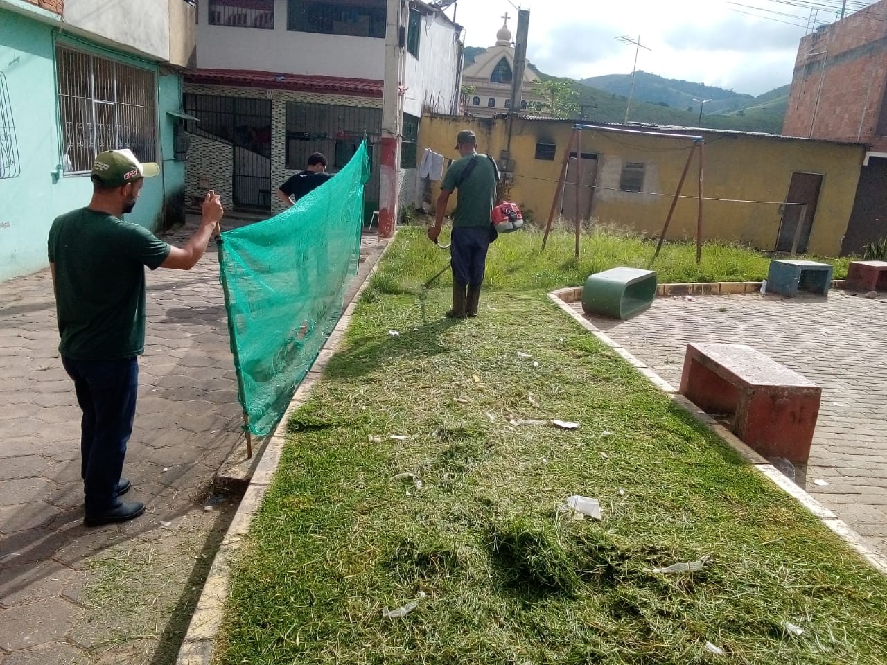SEMMAM REALIZA MANUTENÇÃO DA PRAÇA ZIDICO SPALA NO BAIRRO SÃO JOSÉ SEMMAM REALIZA MANUTENÇÃO DA PRAÇA ZIDICO SPALA NO BAIRRO SÃO JOSÉ