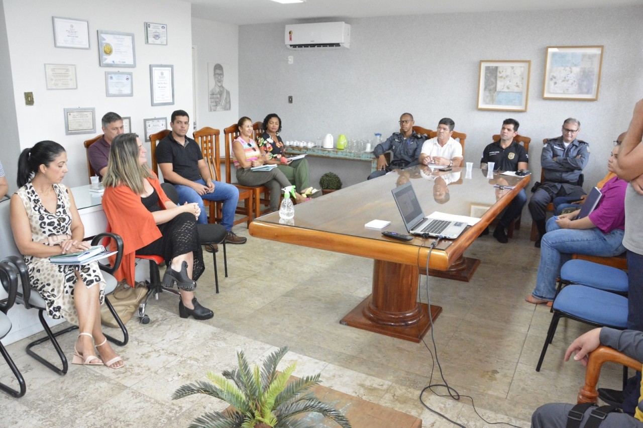 REUNIÃO DO GABINETE DE GESTÃO INTEGRADA MUNICIPAL DEBATE AÇÕES DE COMBATE À VIOLÊNCIA E CRIMINALIDADE EM GUAÇUÍ