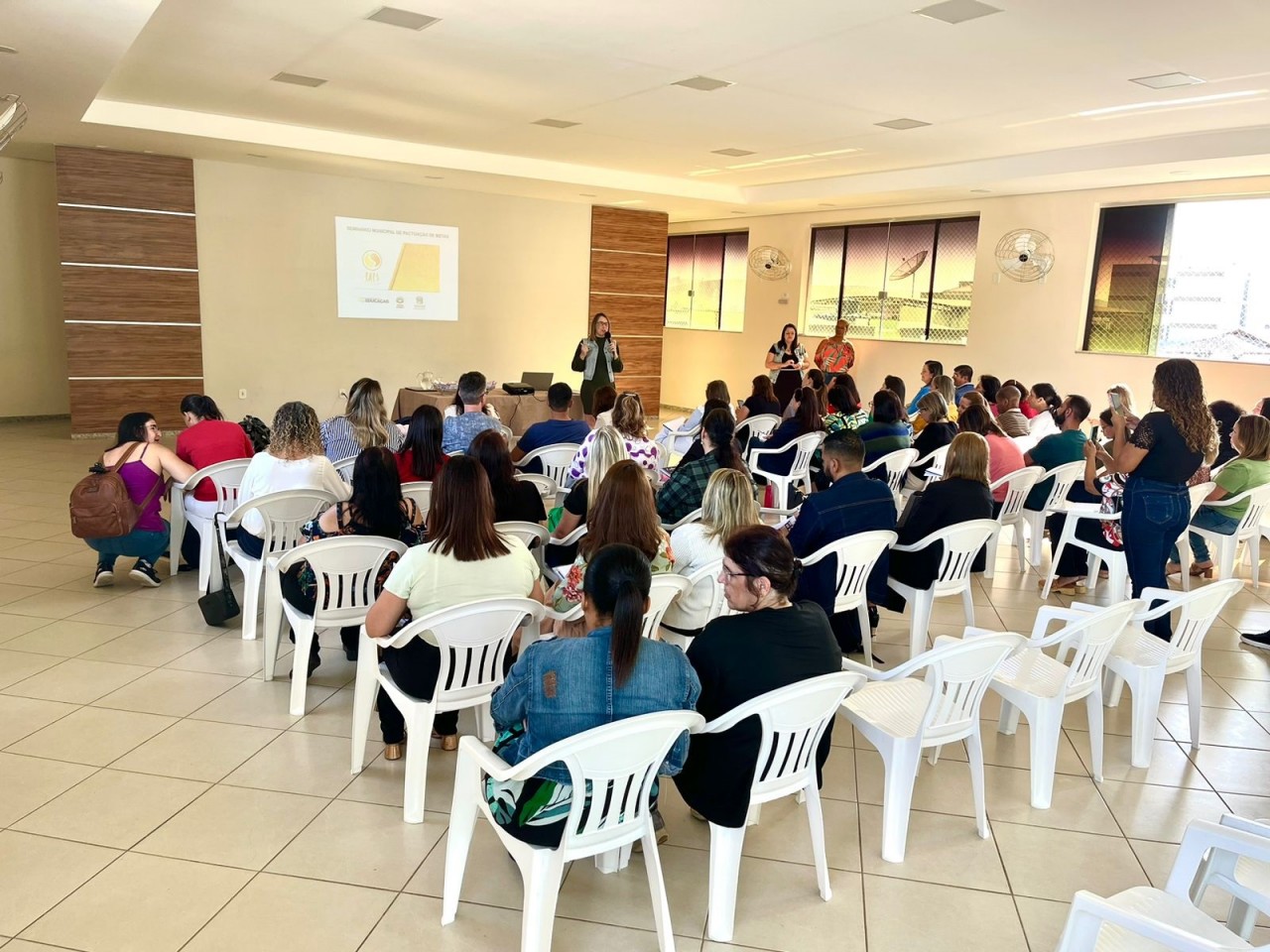 SECRETARIA DE EDUCAÇÃO REALIZA SEMINÁRIO MUNICIPAL DE PACTUAÇÃO DE METAS SECRETARIA DE EDUCAÇÃO REALIZA SEMINÁRIO MUNICIPAL DE PACTUAÇÃO DE METAS