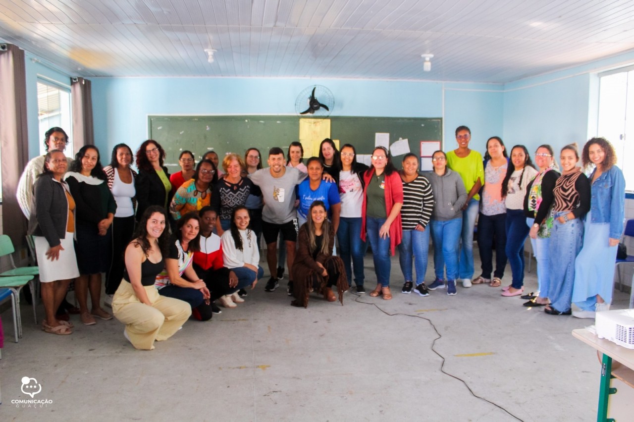 SECRETARIA MUNICIPAL DE EDUCAÇÃO PROMOVE 3ª CAPACITAÇÃO DE MERENDEIRAS SECRETARIA MUNICIPAL DE EDUCAÇÃO PROMOVE 3ª CAPACITAÇÃO DE MERENDEIRAS