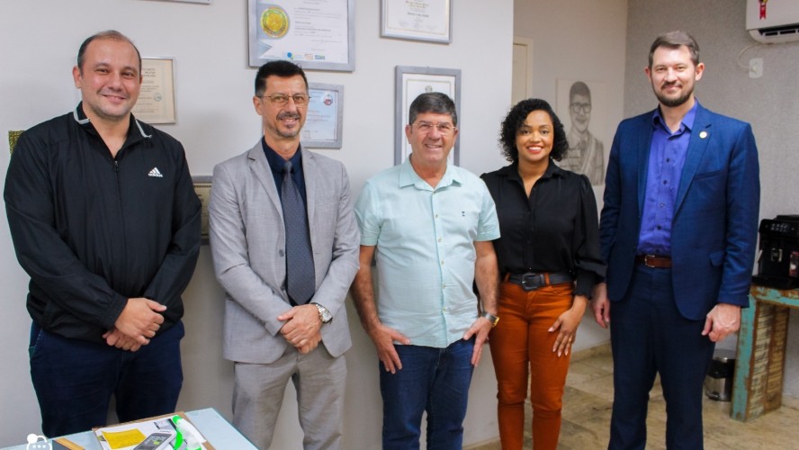 GUAÇUÍ É CONTEMPLADA COM INVESTIMENTOS EM INFRAESTRUTURA RURAL GUAÇUÍ É CONTEMPLADA COM INVESTIMENTOS EM INFRAESTRUTURA RURAL