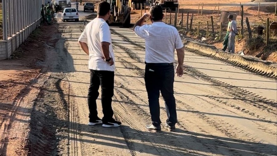 GUAÇUÍ É CONTEMPLADA COM INVESTIMENTOS EM INFRAESTRUTURA RURAL GUAÇUÍ É CONTEMPLADA COM INVESTIMENTOS EM INFRAESTRUTURA RURAL