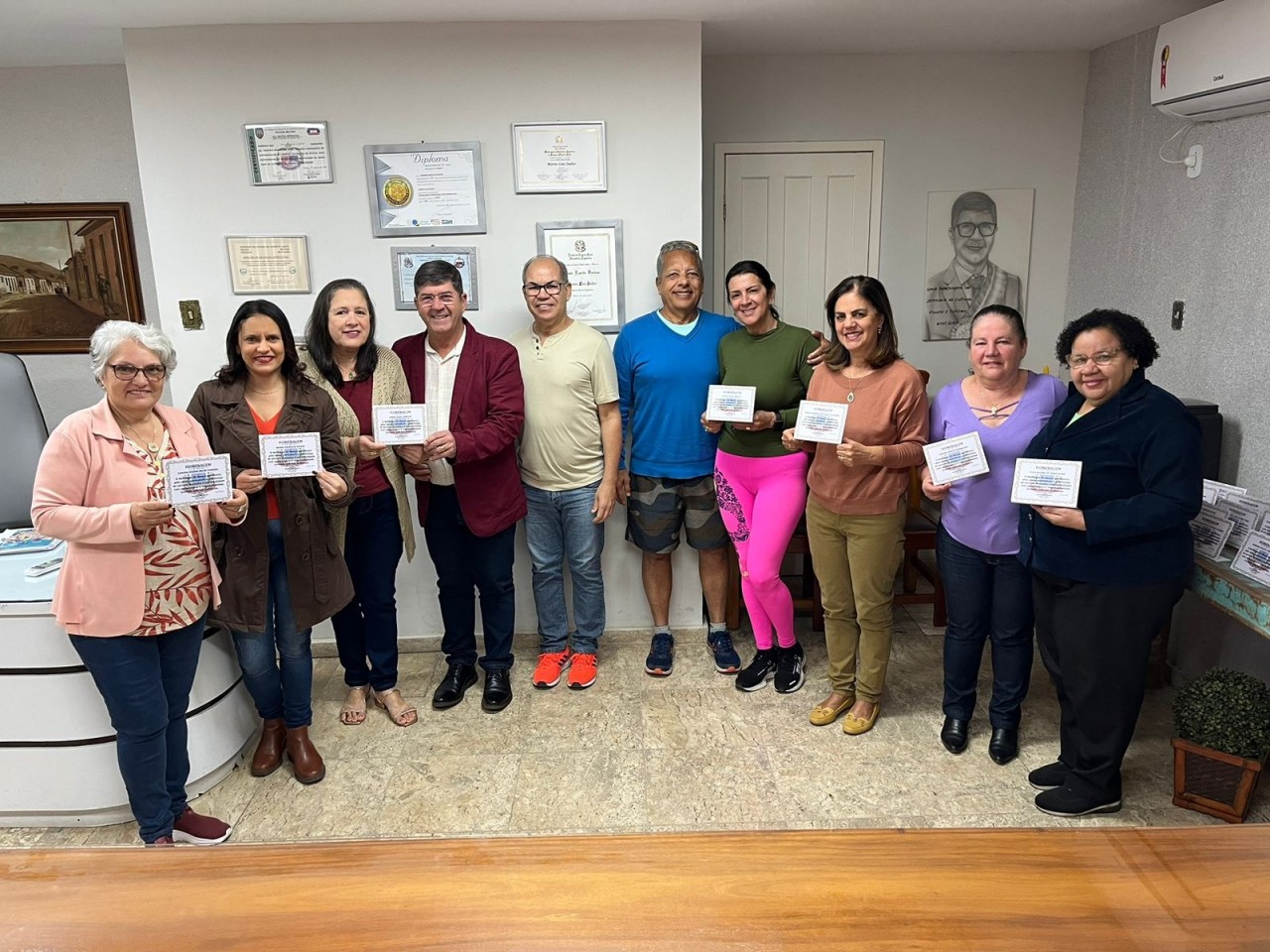 PREFEITURA REALIZA MAIS UMA HOMENAGEM A SERVIDORES RECÉM-APOSENTADOS PREFEITURA REALIZA MAIS UMA HOMENAGEM A SERVIDORES RECÉM-APOSENTADOS