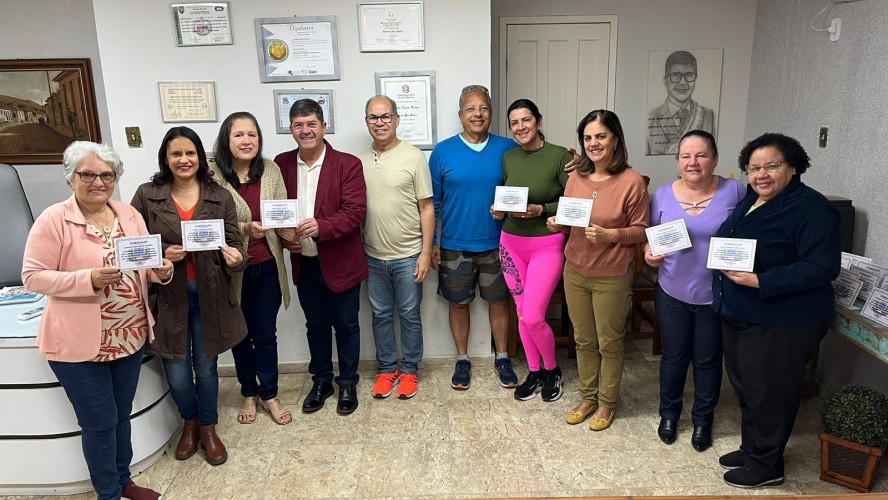 GUAÇUÍ É CONTEMPLADA COM INVESTIMENTOS EM INFRAESTRUTURA RURAL GUAÇUÍ É CONTEMPLADA COM INVESTIMENTOS EM INFRAESTRUTURA RURAL