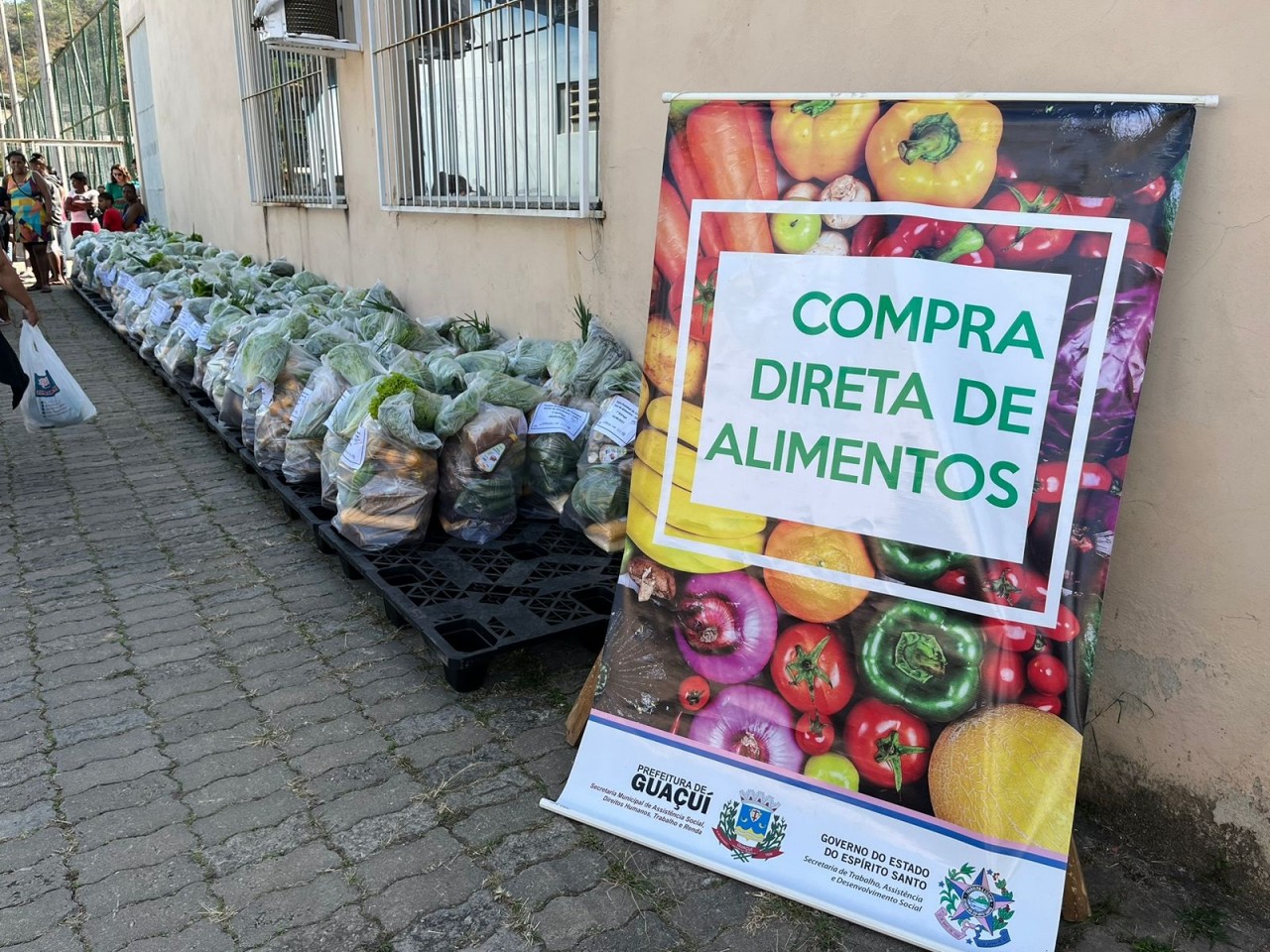 FAMÍLIAS E INSTITUIÇÕES DE GUAÇUÍ RECEBEM CESTAS VERDES DO PROGRAMA CDA FAMÍLIAS E INSTITUIÇÕES DE GUAÇUÍ RECEBEM CESTAS VERDES DO PROGRAMA CDA