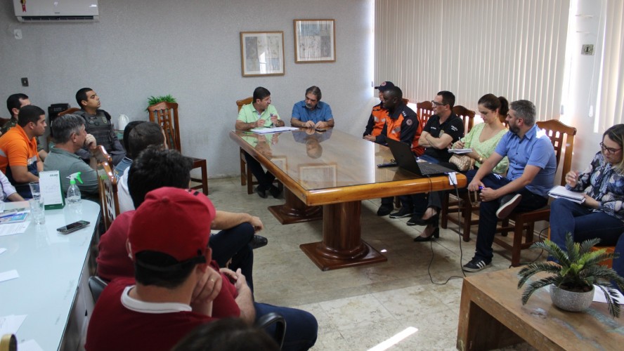 GUAÇUÍ É CONTEMPLADA COM INVESTIMENTOS EM INFRAESTRUTURA RURAL GUAÇUÍ É CONTEMPLADA COM INVESTIMENTOS EM INFRAESTRUTURA RURAL