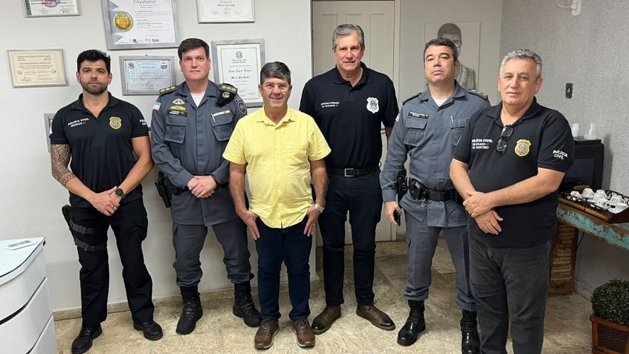 GUAÇUÍ É CONTEMPLADA COM INVESTIMENTOS EM INFRAESTRUTURA RURAL GUAÇUÍ É CONTEMPLADA COM INVESTIMENTOS EM INFRAESTRUTURA RURAL